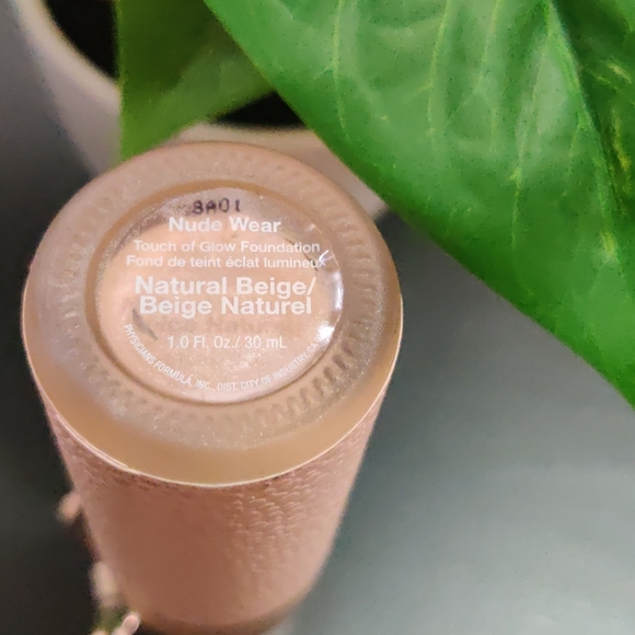 Makeup - Picture 7 of 7